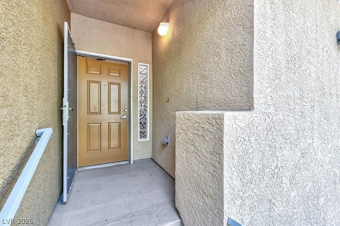 845 Canterra Street 2051 — photo 4
