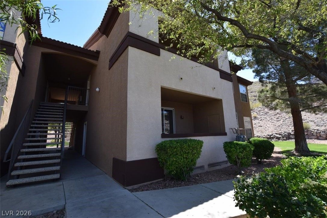 231 West Horizon Ridge Parkway 417 — photo 1