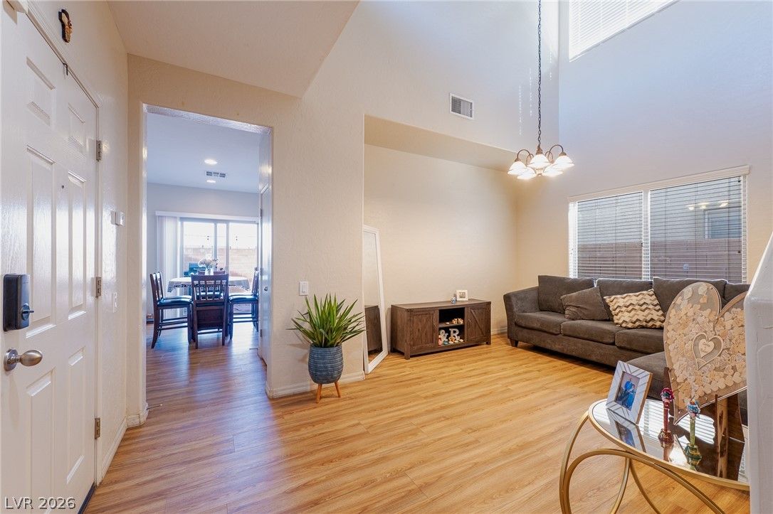 4464 Penguin Avenue — photo 3 of 25