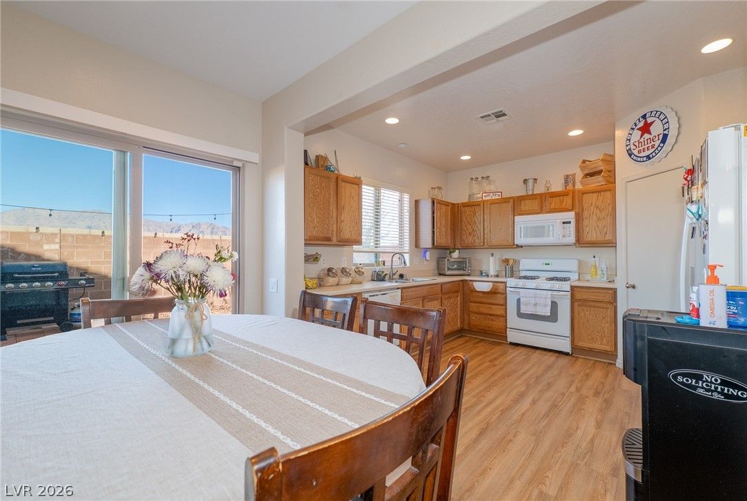 4464 Penguin Avenue — photo 5 of 25