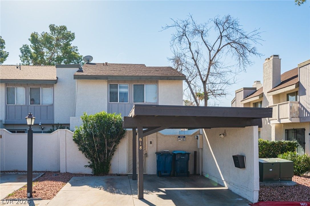618 Rolling Green Drive — photo 2