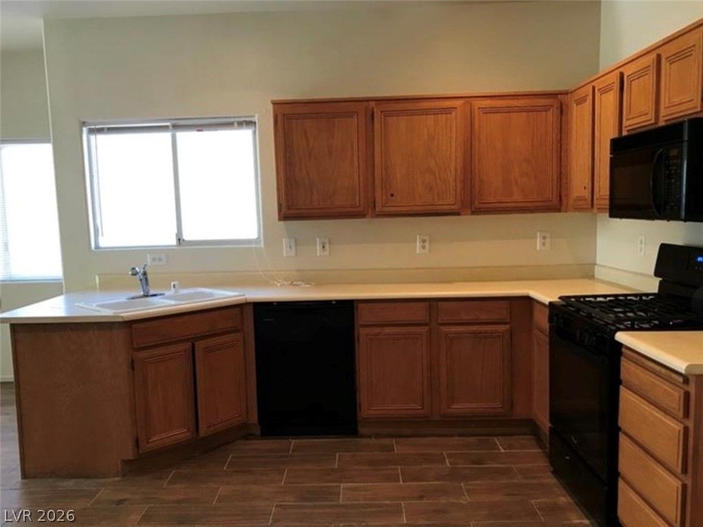 1489 Silver Sunset Drive — photo 2