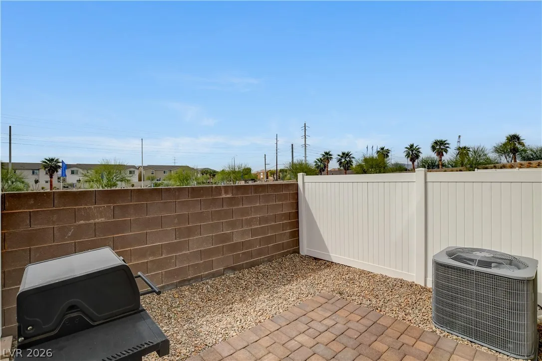 2945 White Selzter Court — photo 2
