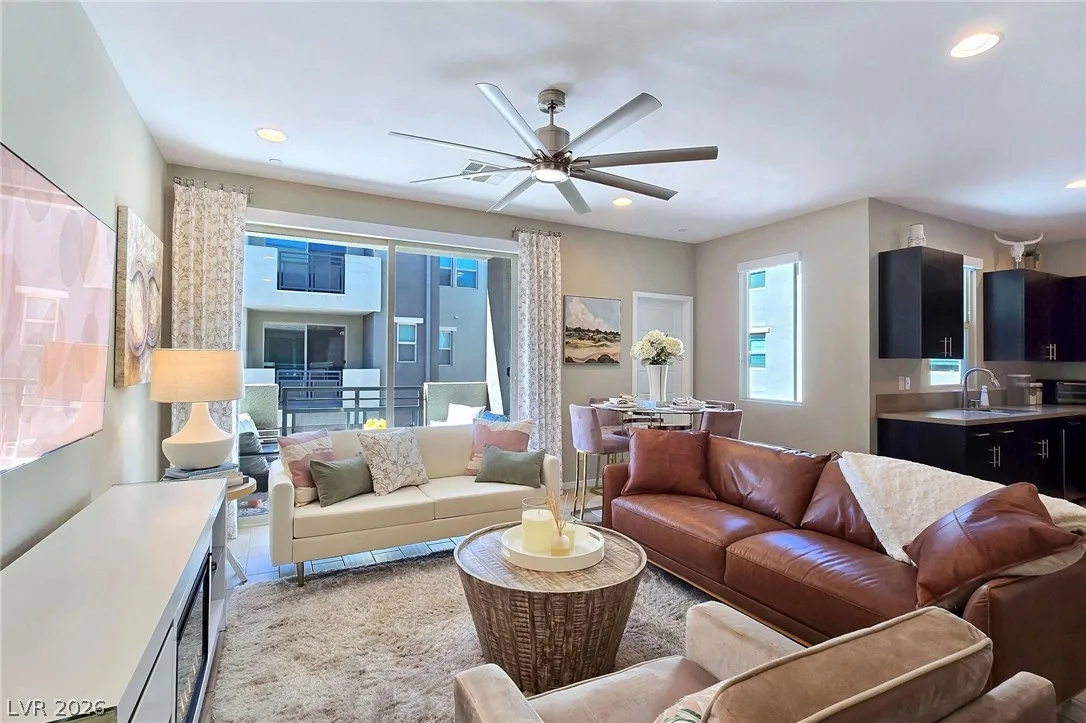 11256 Rainbow Peak Avenue 202 — photo 4
