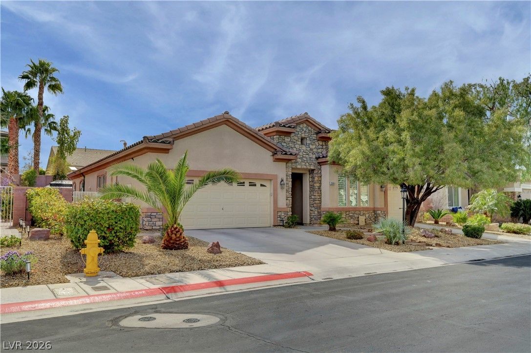 2399 Winter Cliffs Street — photo 3