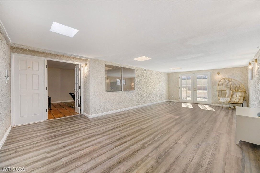 325 West Rochell Drive — photo 5