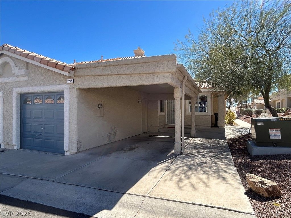 2207 Camel Mesa Drive — photo 2