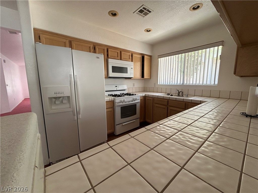 2207 Camel Mesa Drive — photo 4