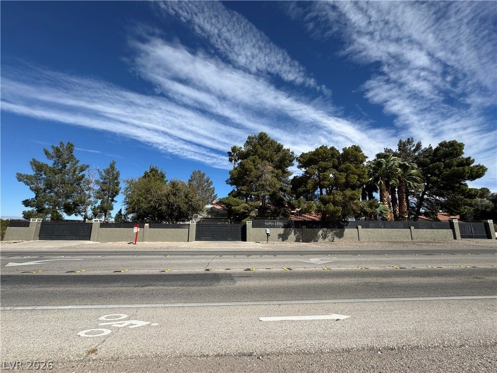 3220 East Serene Avenue — photo 2