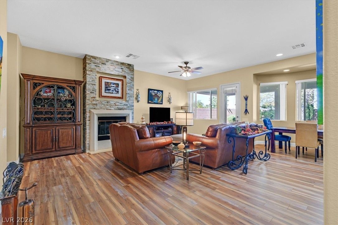 2470 Blair Castle Street — photo 4 of 35