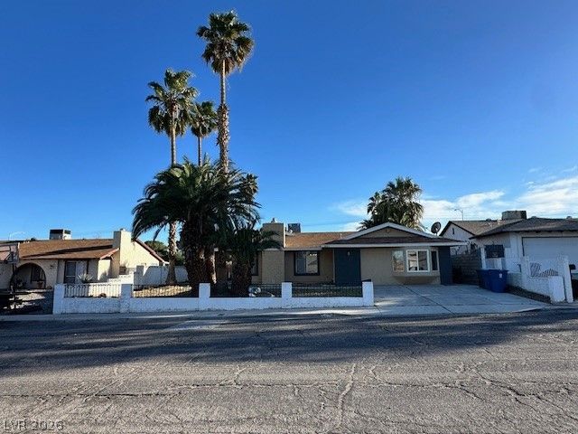 3905 Calle De Este — photo 2