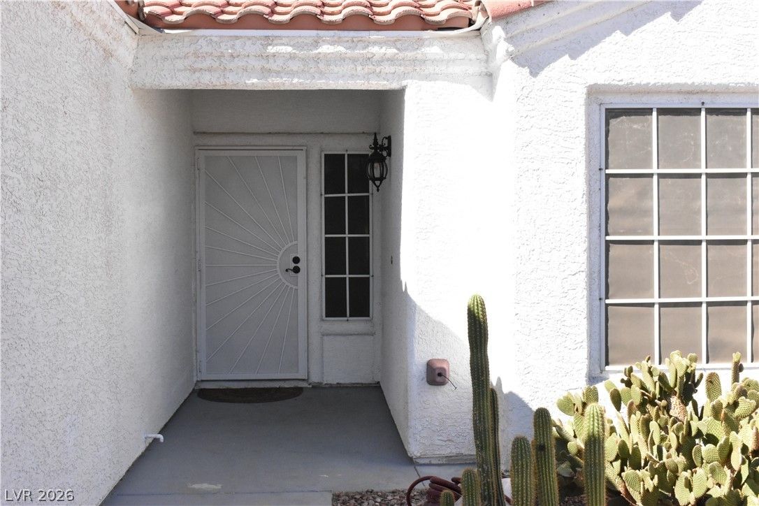 4207 Famoso Drive — photo 2