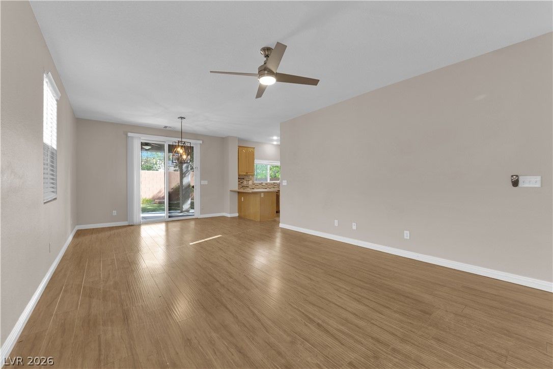 10592 Calico Pines Avenue — photo 5
