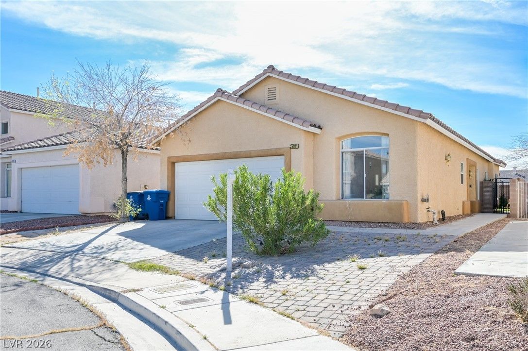 5811 Golden Wing Street — photo 2