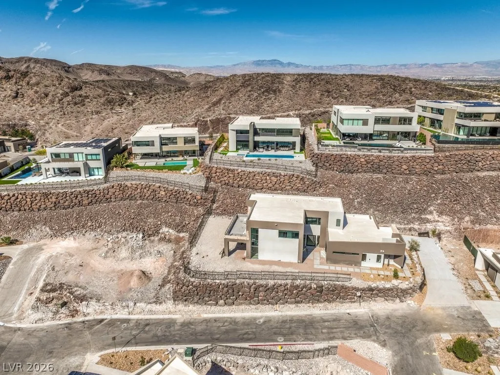 619 Dragon Mountain Court — photo 2