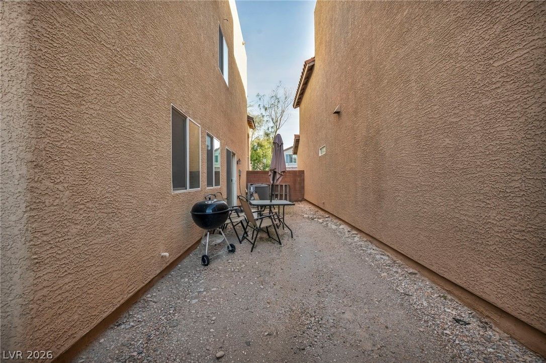 8950 Harmony Hall Avenue — photo 3