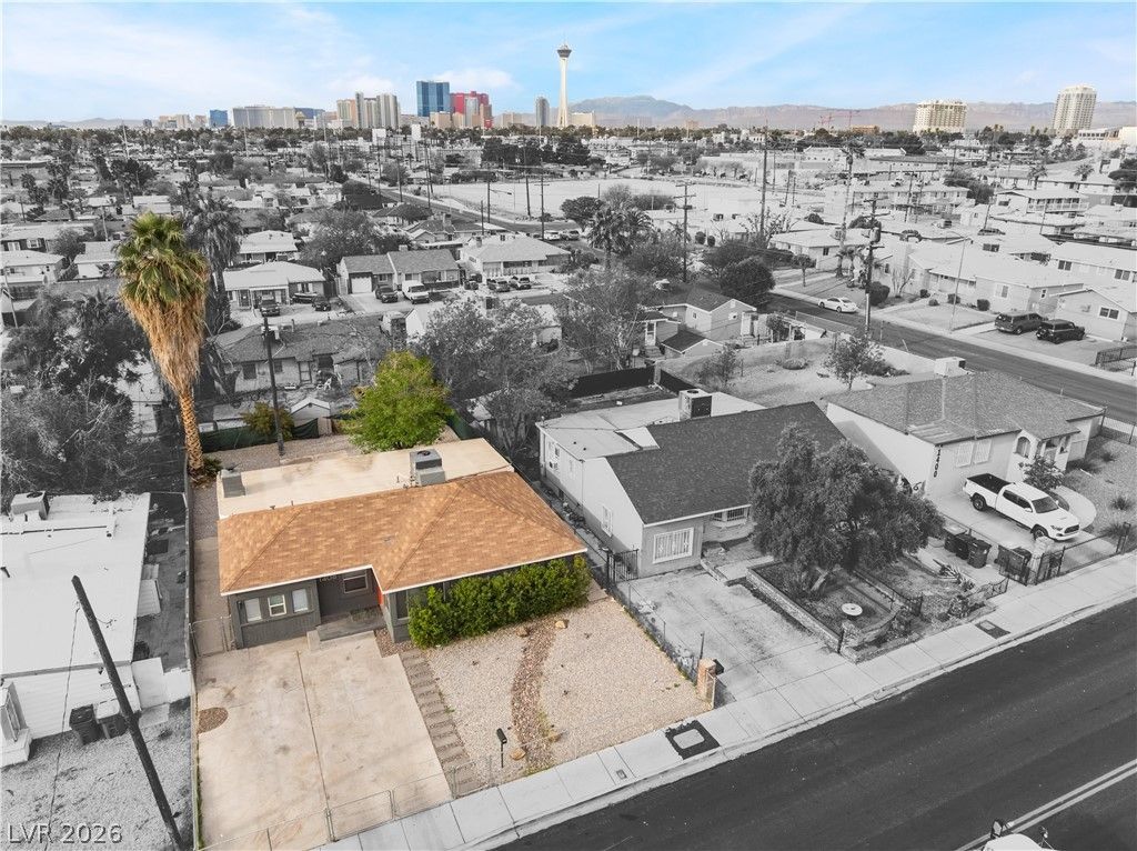 1408 East Carson Avenue — photo 3