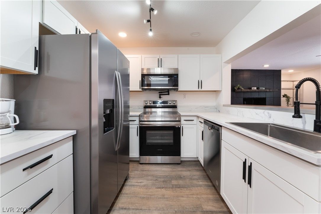 1408 East Carson Avenue — photo 4