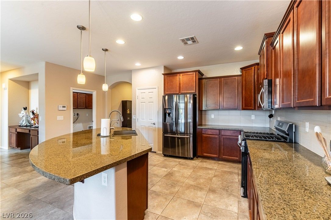 5749 Pleasant Palms Street — photo 2