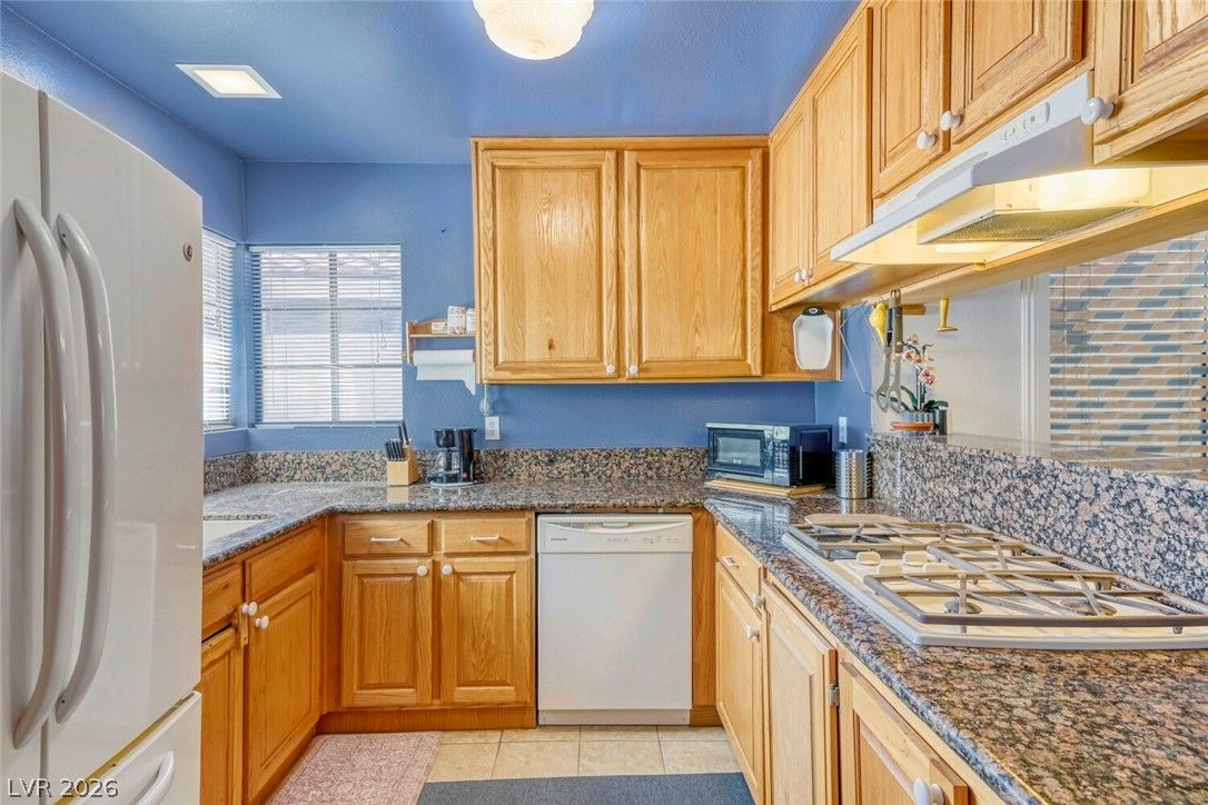 760 Inglenook Drive — photo 5 of 39