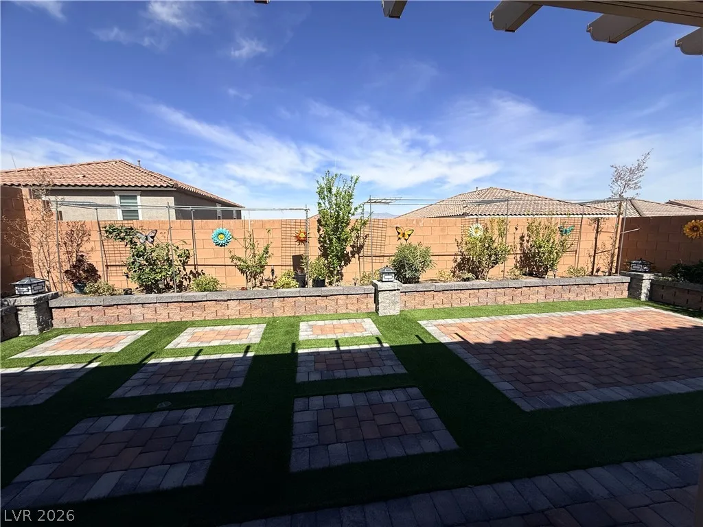 10854 Gentle Crest Avenue — photo 3