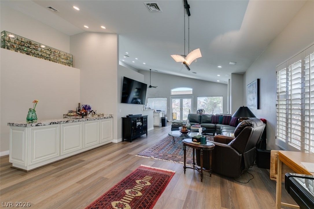 2016 Bay Hill Drive — photo 4