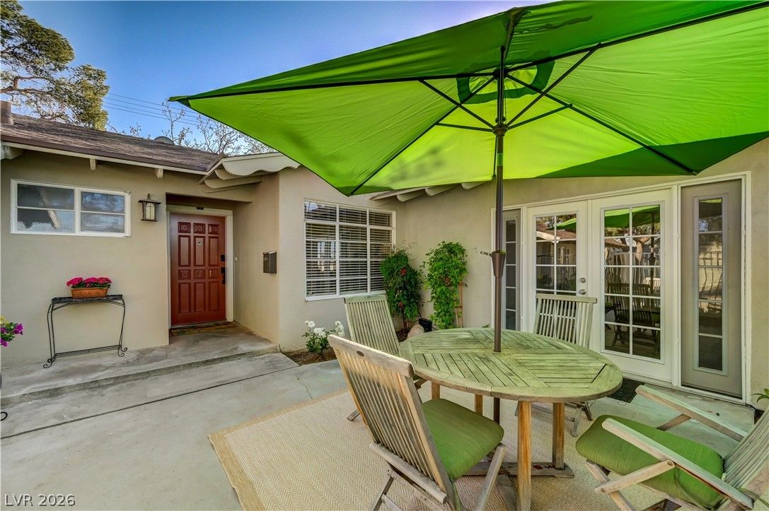 2801 Colanthe Avenue — photo 2