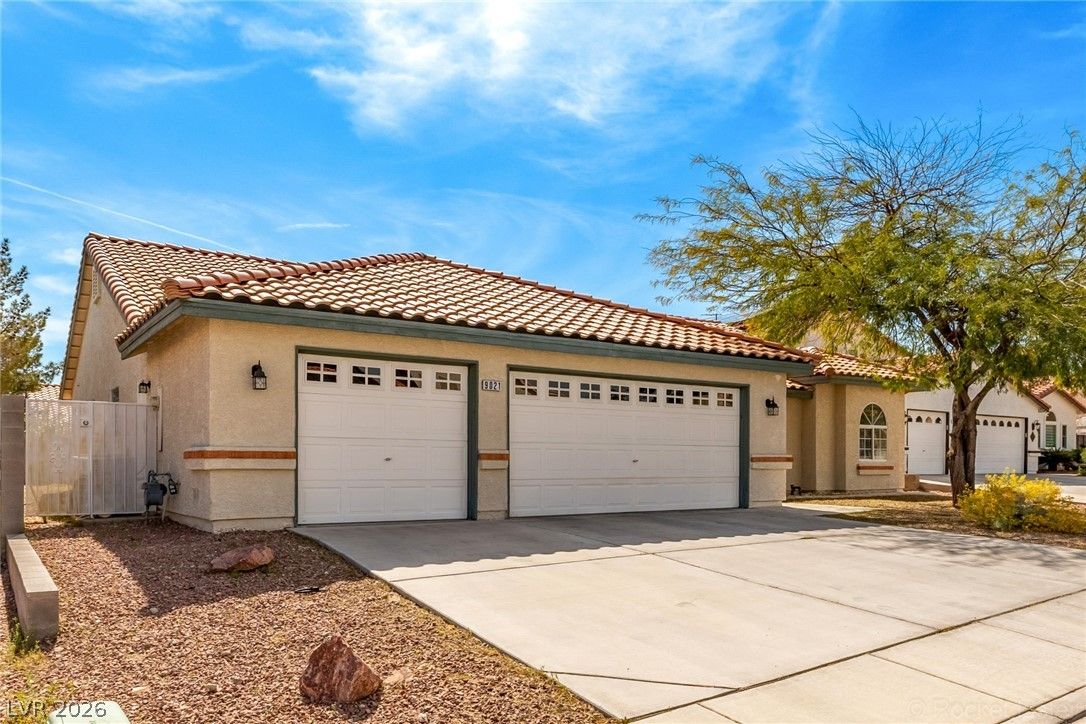 9021 Sunny Hills Court — photo 3