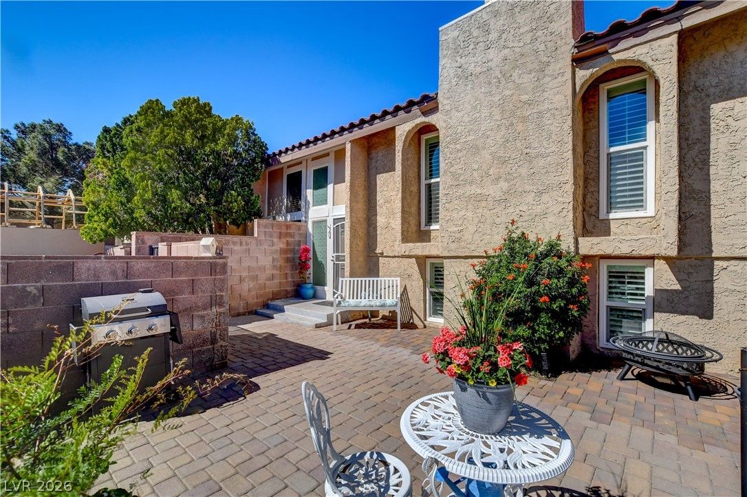 1310 Capri Drive C — photo 2