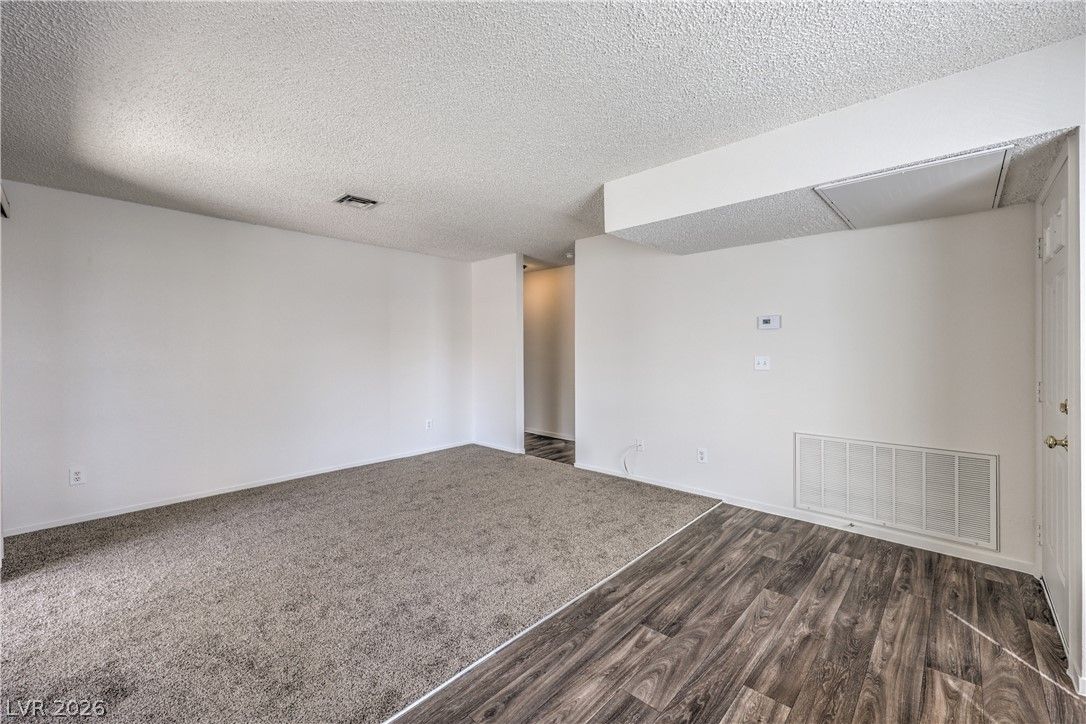 4824 Nara Vista Way 201 — photo 4 of 40