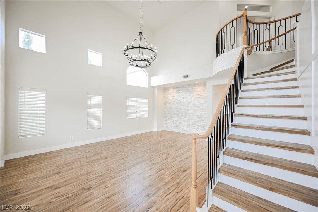 7464 Forestdale Court — photo 2