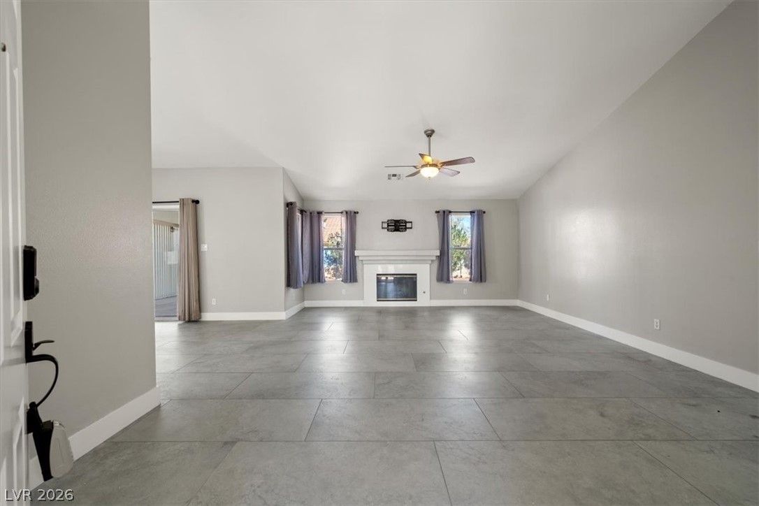 3922 Cutting Horse Avenue — photo 4 of 24