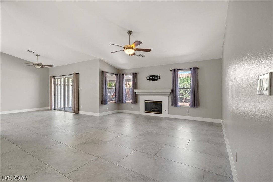 3922 Cutting Horse Avenue — photo 5 of 24