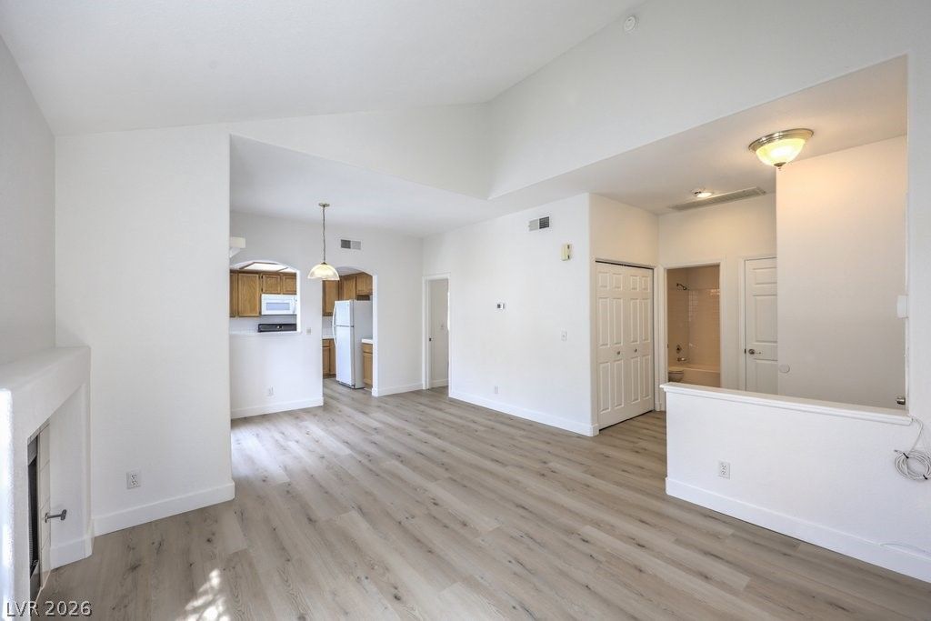 356 Seine Way 356 — photo 5 of 45