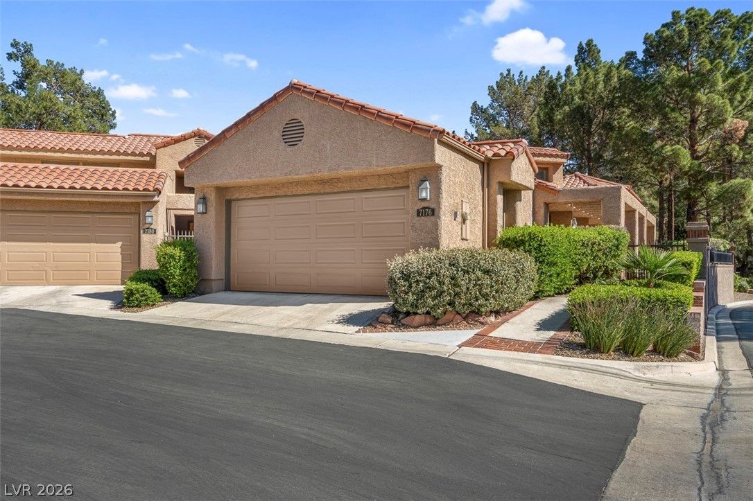 7176 Mission Hills Drive — photo 4