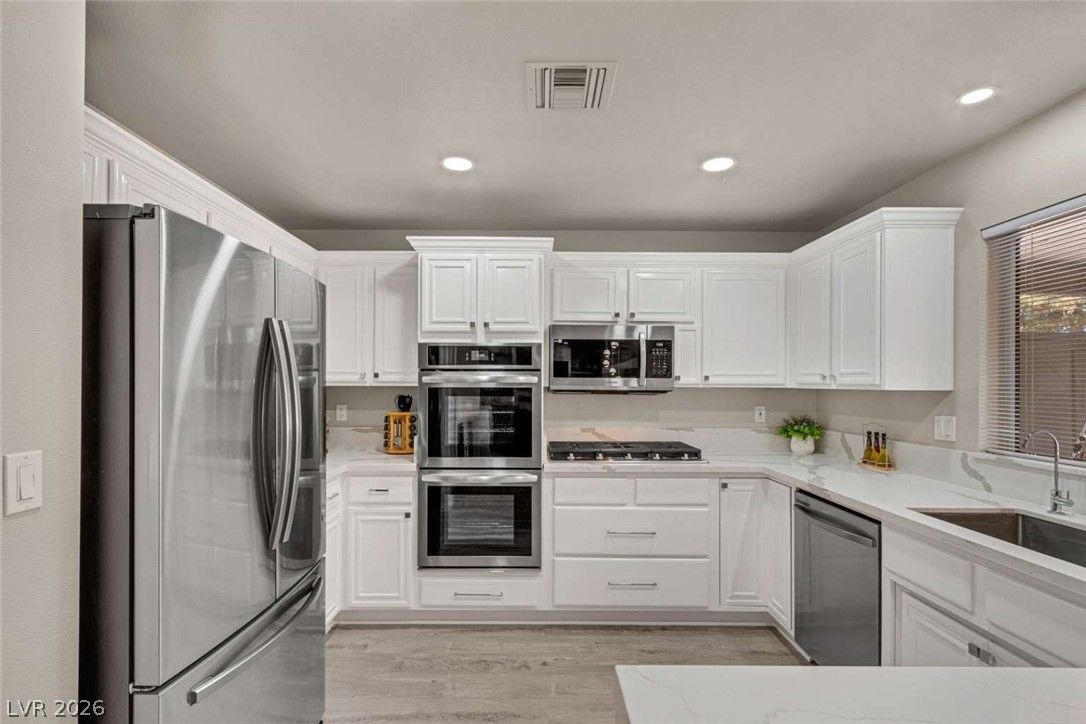 8740 Smokey Drive — photo 4