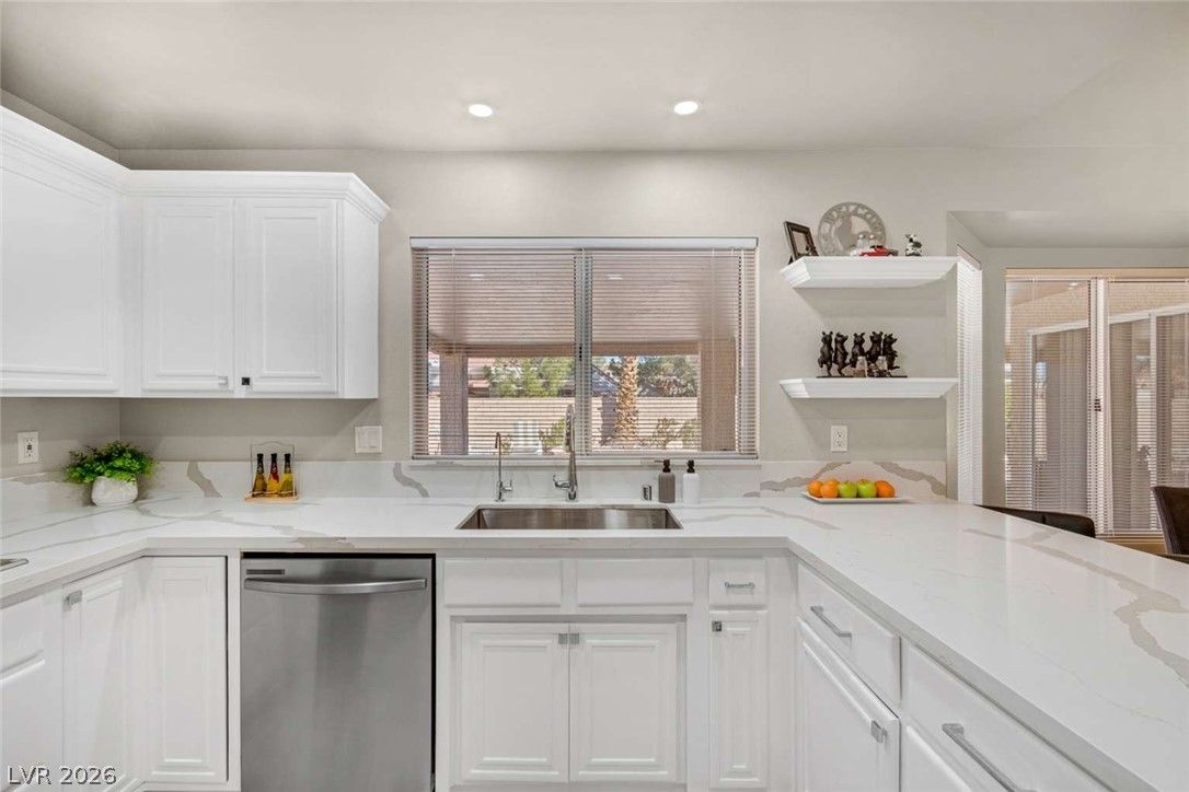 8740 Smokey Drive — photo 5