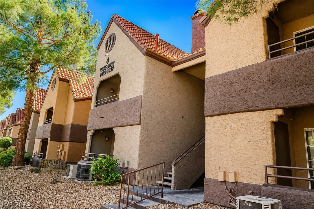 2200 South Fort Apache Road 2032 — photo 3