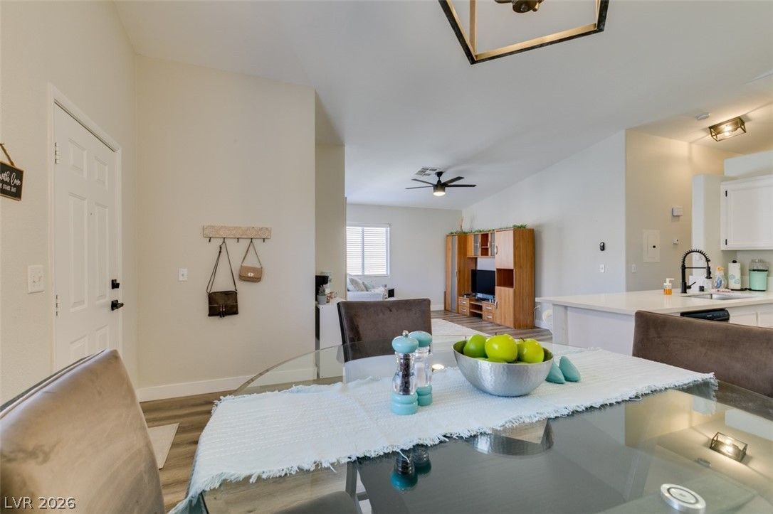 2110 Los Feliz Street 2030 — photo 2