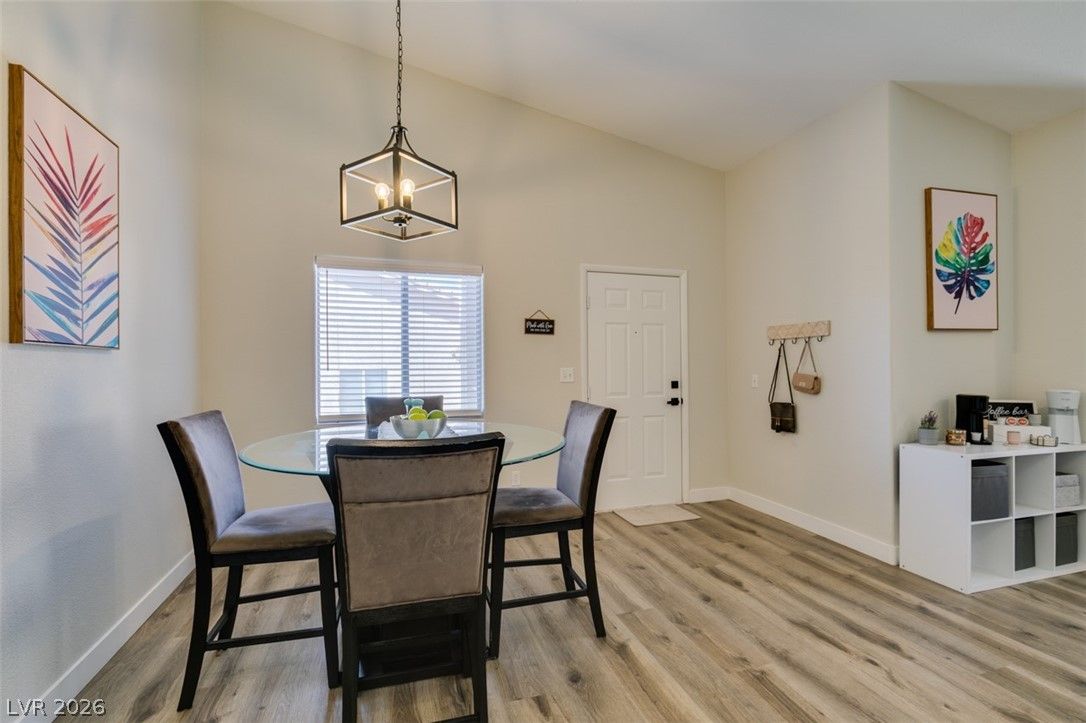 2110 Los Feliz Street 2030 — photo 4