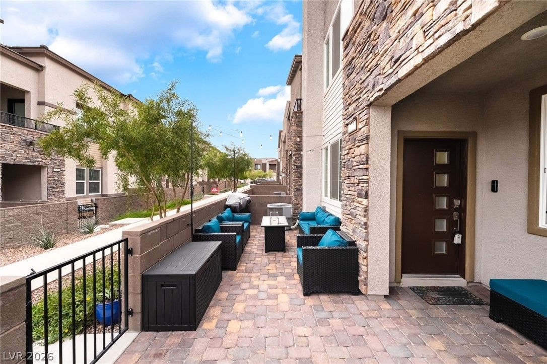 328 Owens Peak Drive — photo 3 of 41