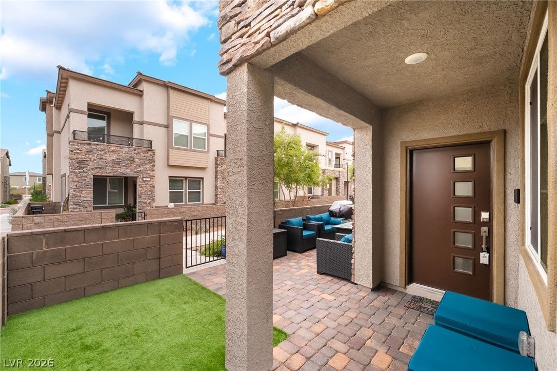 328 Owens Peak Drive — photo 4 of 41