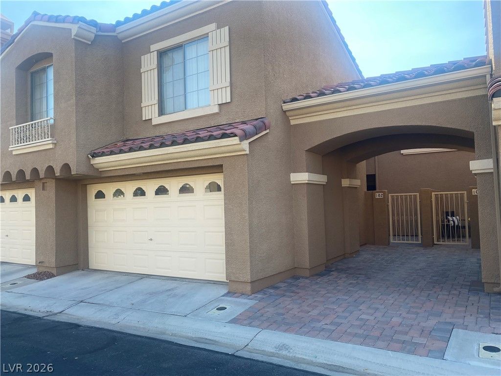 7255 Diamond Canyon Lane 102 — photo 2