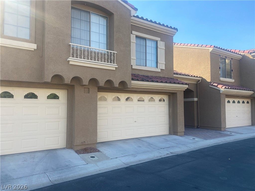 7255 Diamond Canyon Lane 102 — photo 3