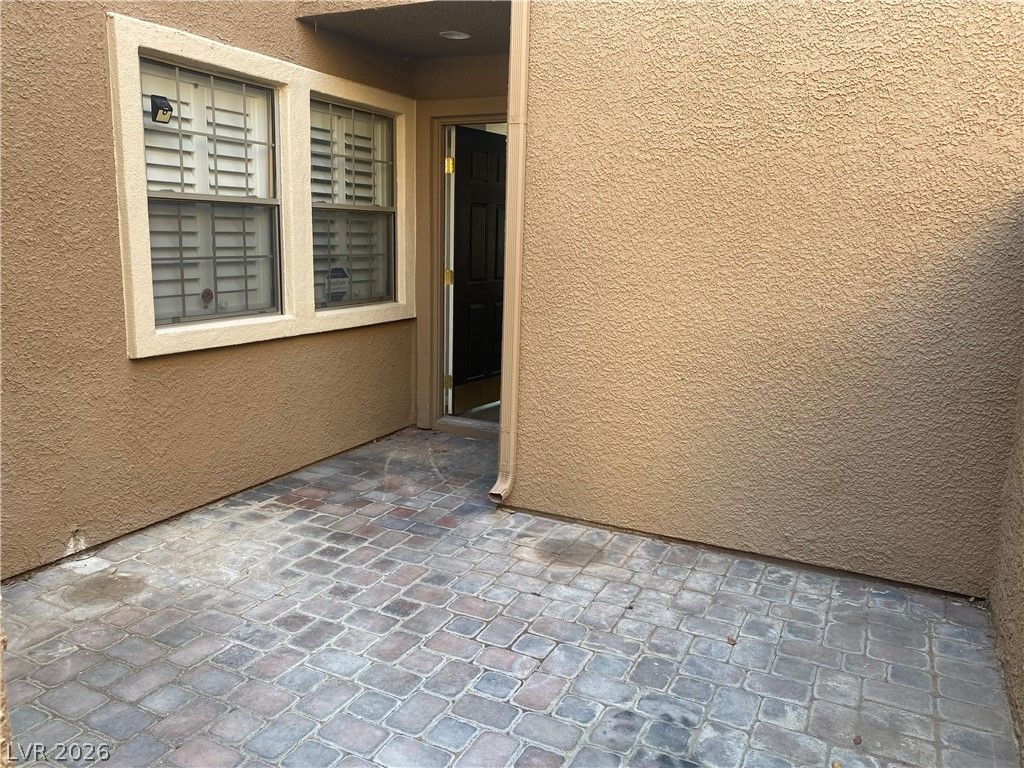 7255 Diamond Canyon Lane 102 — photo 4