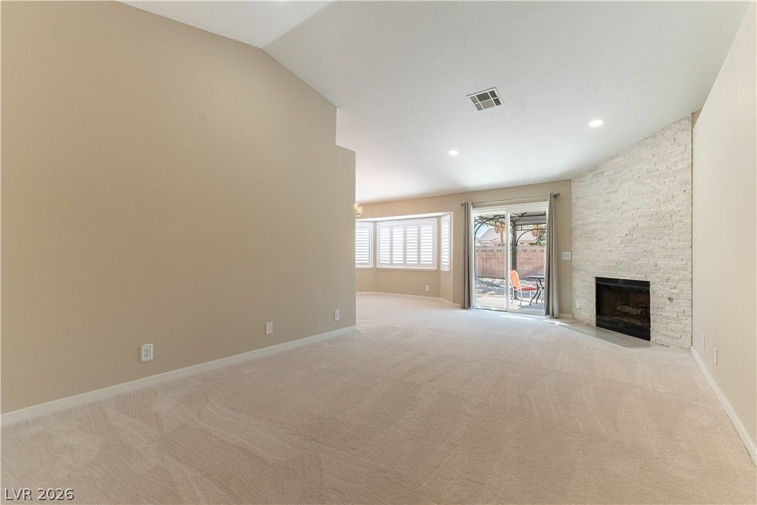 5005 Chambliss Drive — photo 4 of 32