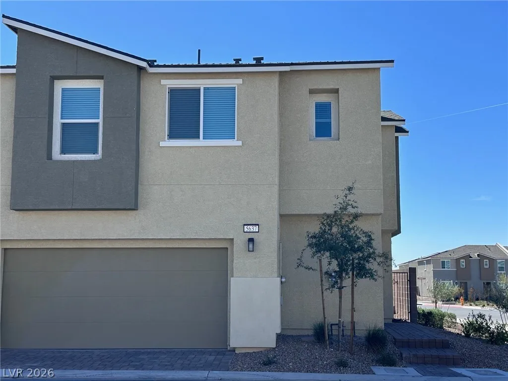 5637 Thunder Blue Avenue — photo 3