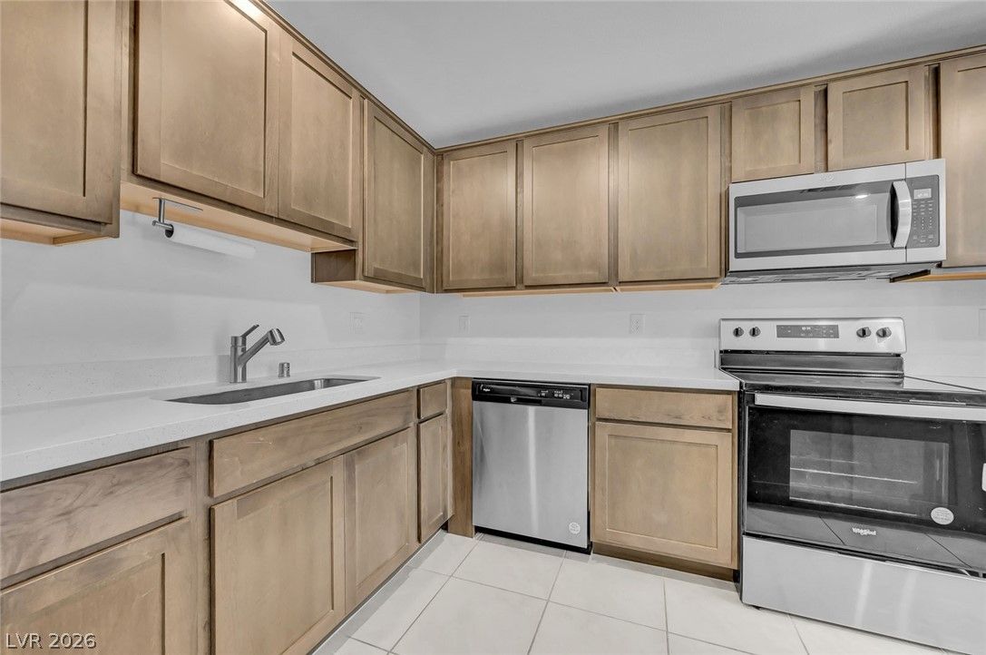 436 Triple Falls Street — photo 5
