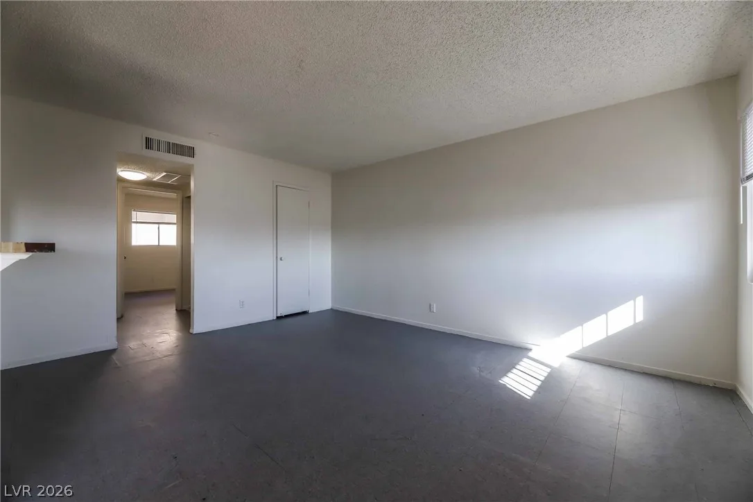 1404 East Mesquite Avenue 8 — photo 2