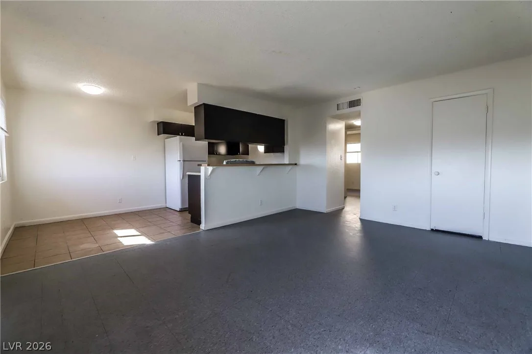 1404 East Mesquite Avenue 8 — photo 3